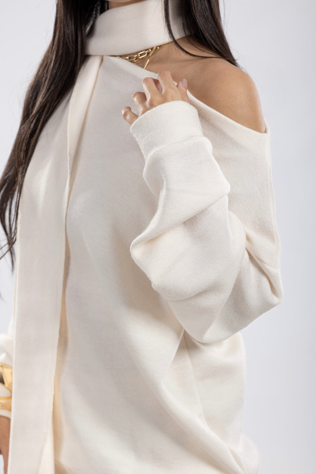 Off white knit set with scarf